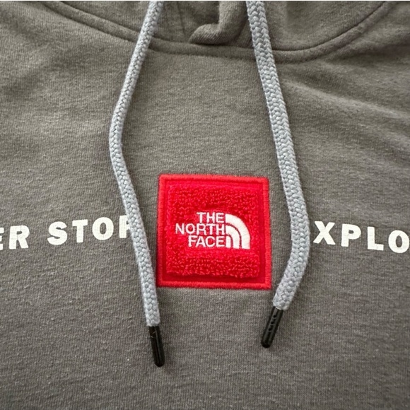 The north face hoodie in good mint condition - Picture 3 of 6